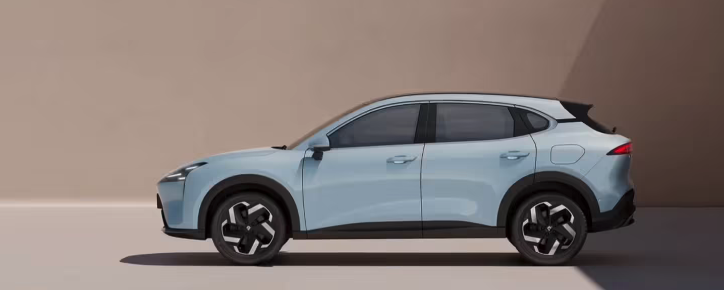 2026 款宝骏云海 EV 新增 600KM 出行版 售价 16.58 万元